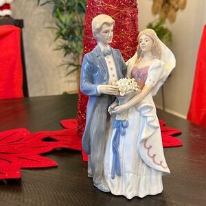 Charming Bride and Groom Figurine